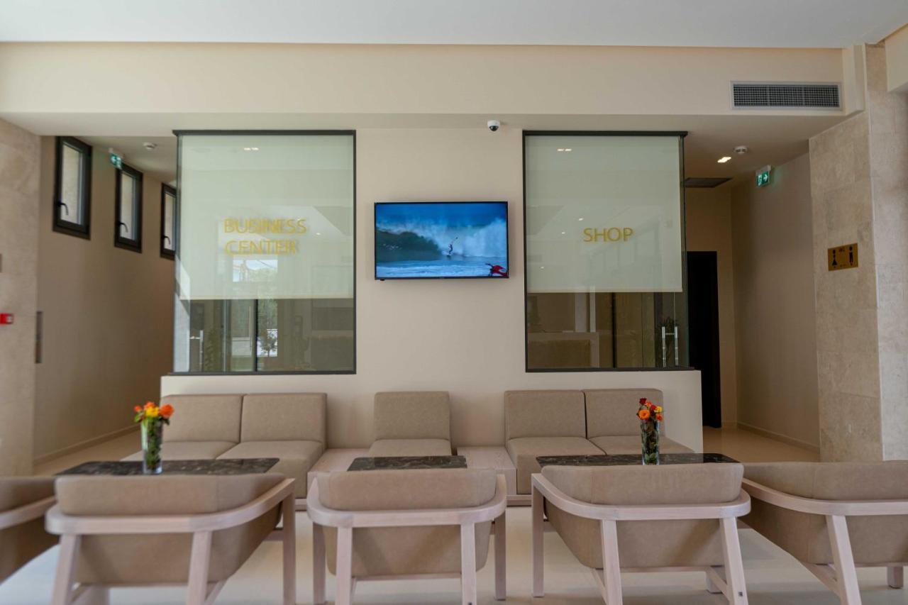 Mirror Hotel Полихроно Екстериор снимка
