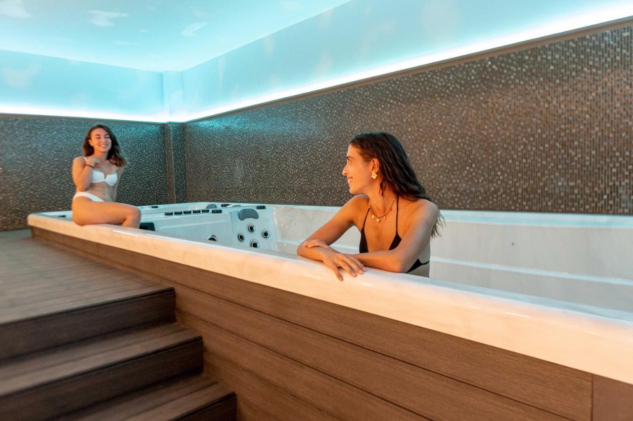 Mirror Hotel Полихроно Екстериор снимка