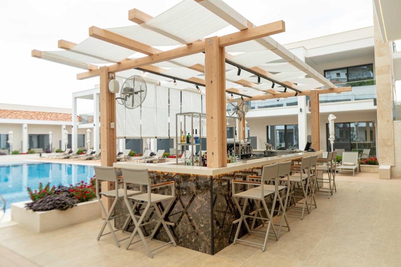 Mirror Hotel Полихроно Екстериор снимка